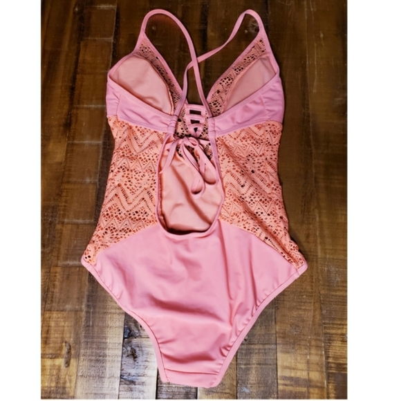 Tinibikini Crocheted Side Swimsuit Sz Small - Picture 2 of 3